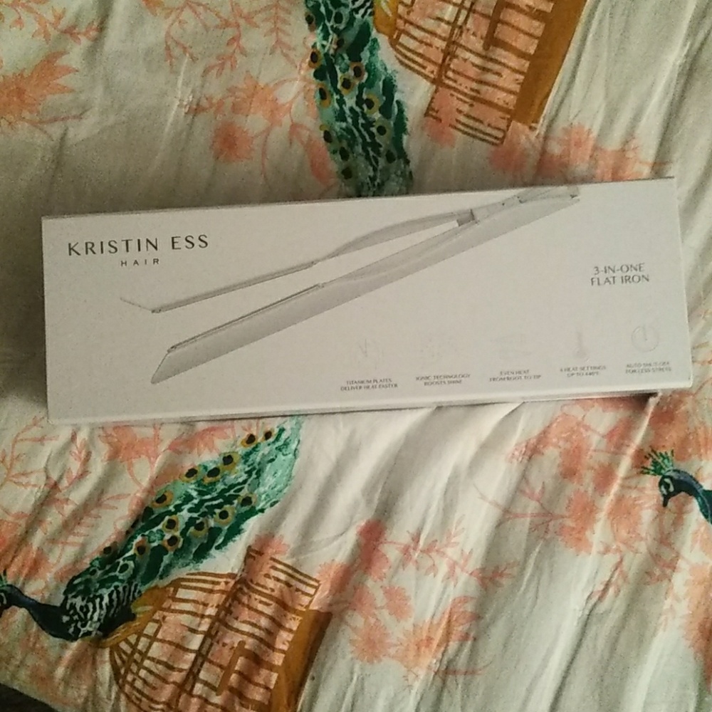 Kristin Ess hair flat iron